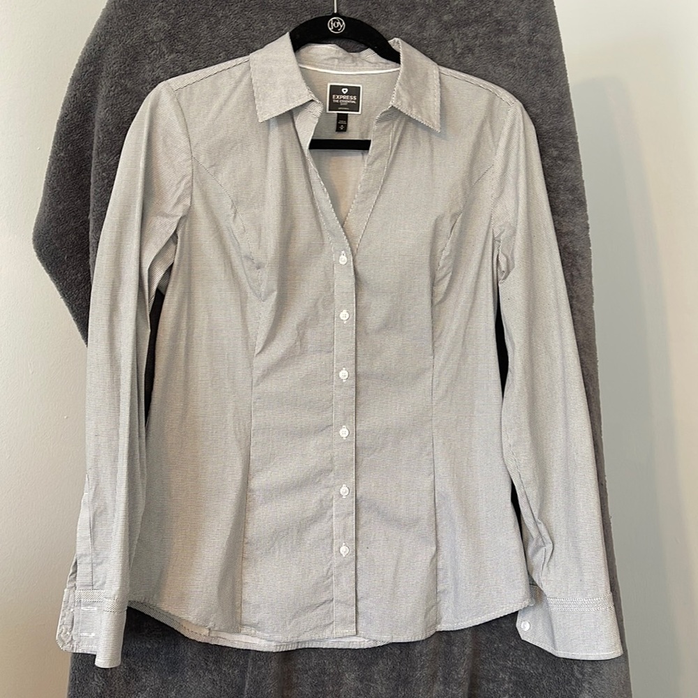 Express Essential Collared Button Down